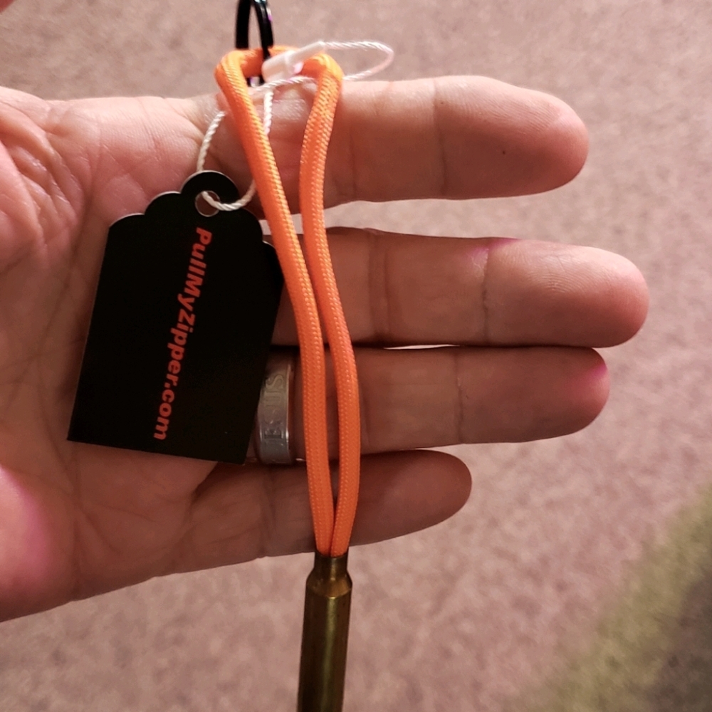 Zipper pulls